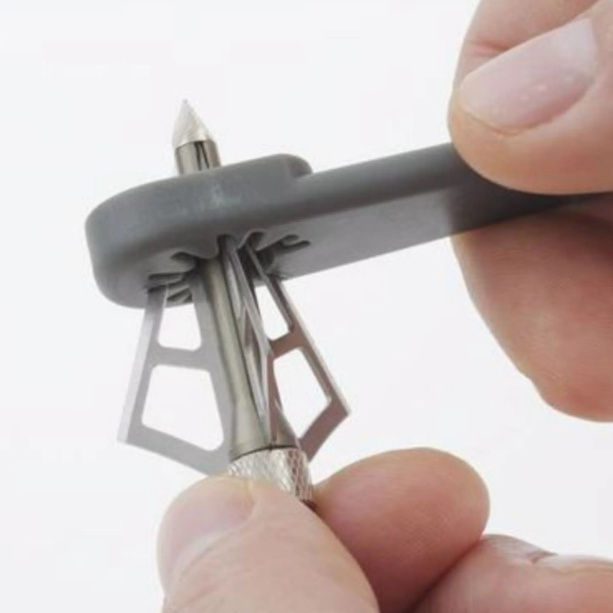 Mechanical broad head sharpening system^Smiths Best