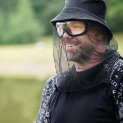 Mosquito net with polarized sunglass